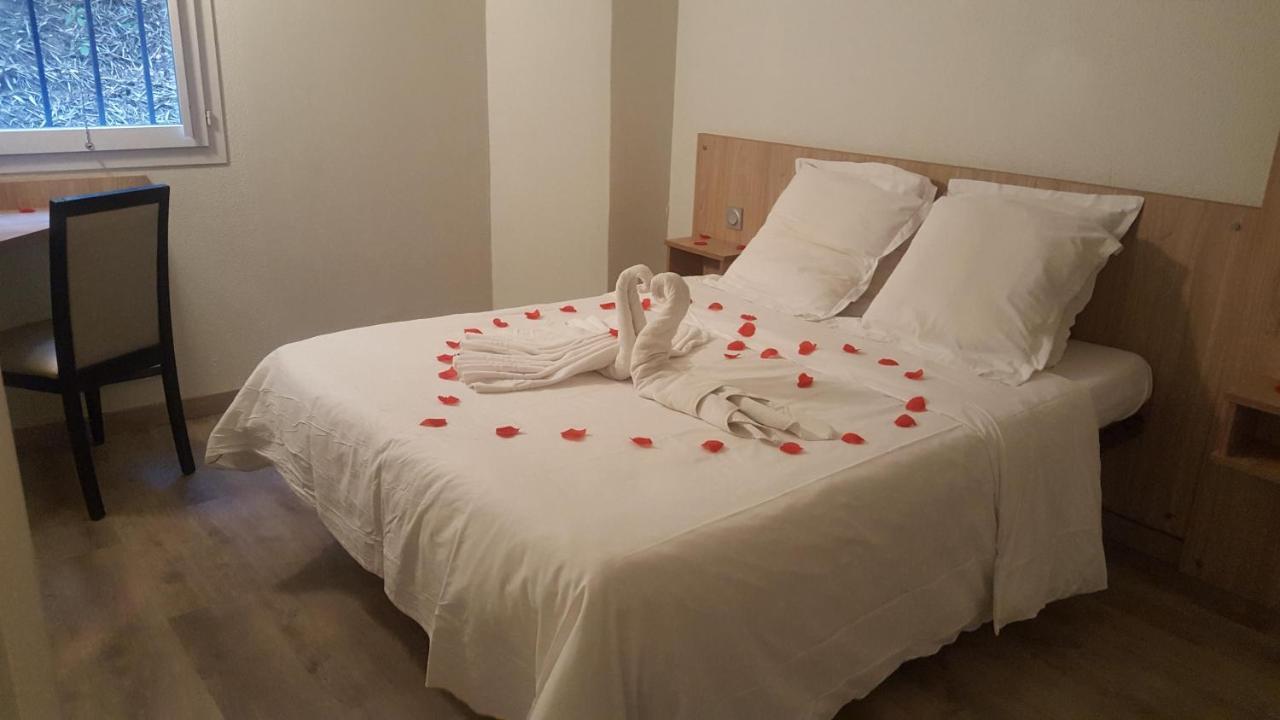 Hotel Parc Azur - Toulon אוליאולה מראה חיצוני תמונה